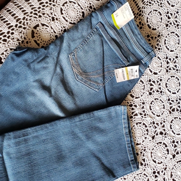 Jeans - Picture 2 of 3